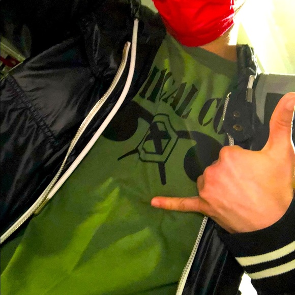 Meet your Posher, 🦈➕ Sharky - Picture 6 of 14